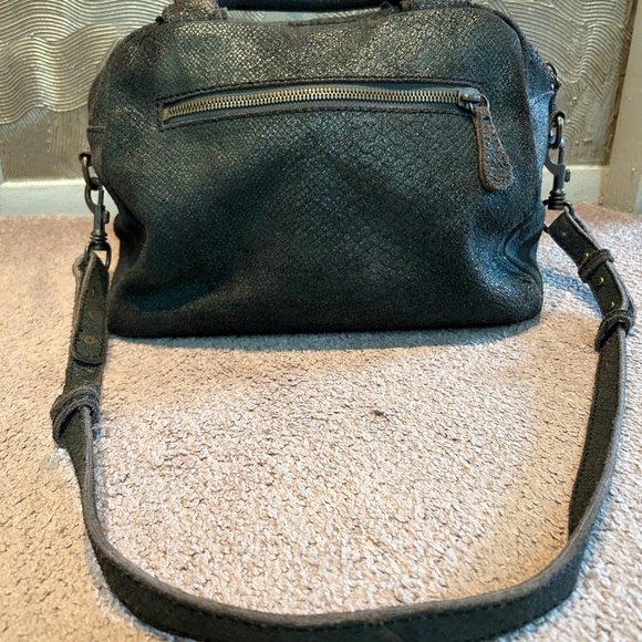 Liebeskind Berlin Satchel reflects the Zeitgeist yet remains timeless - Picture 6 of 6